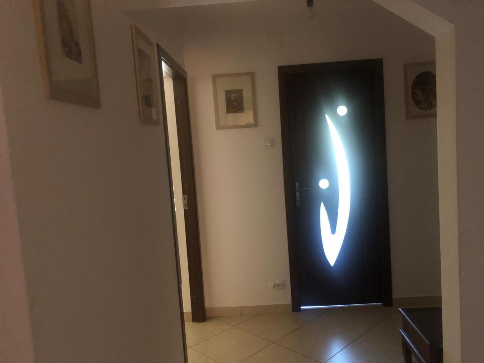 Apartament Cu 3 Camere La Poala Muntilor Fagaras Виктория Экстерьер фото