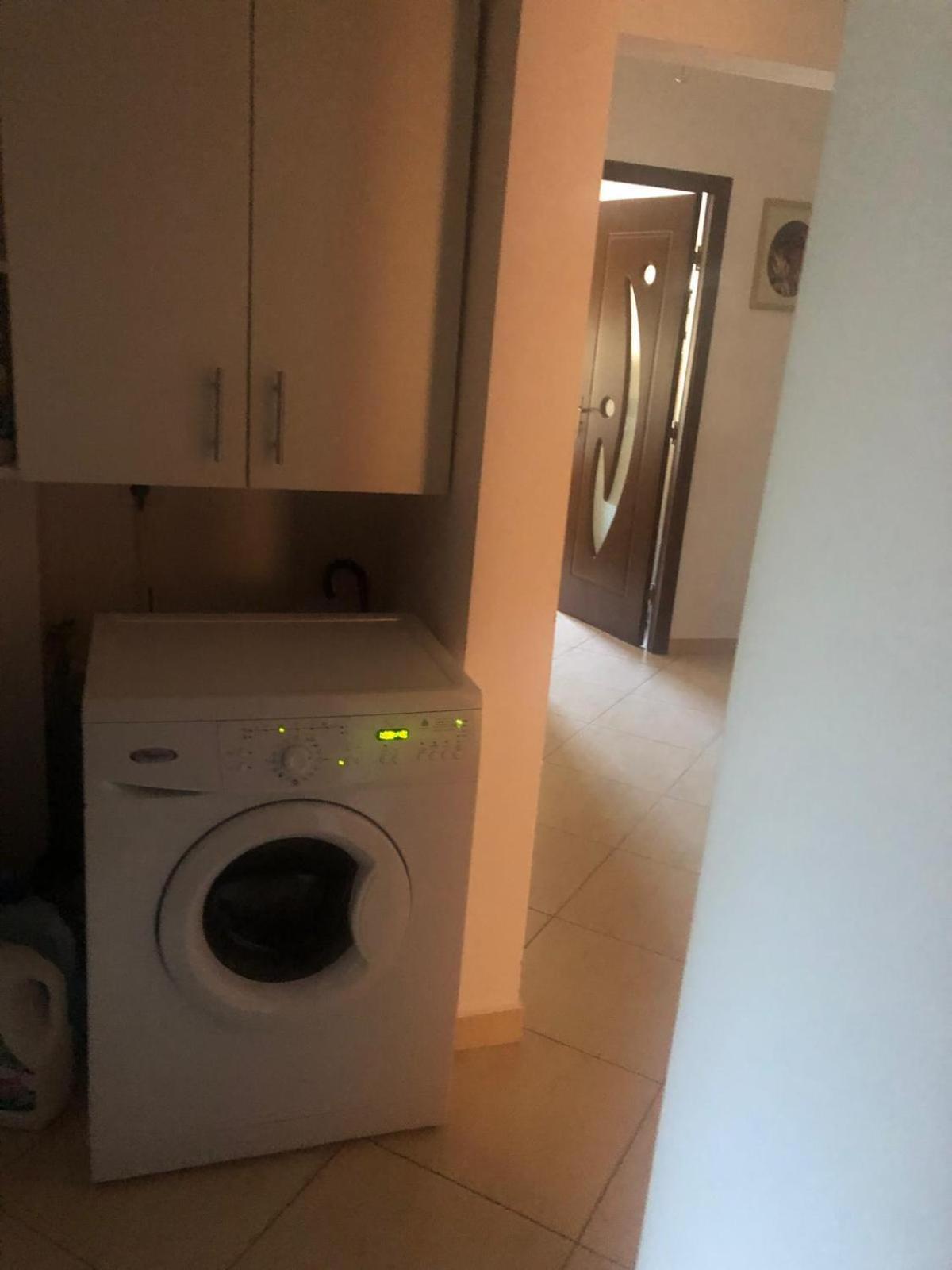 Apartament Cu 3 Camere La Poala Muntilor Fagaras Виктория Экстерьер фото