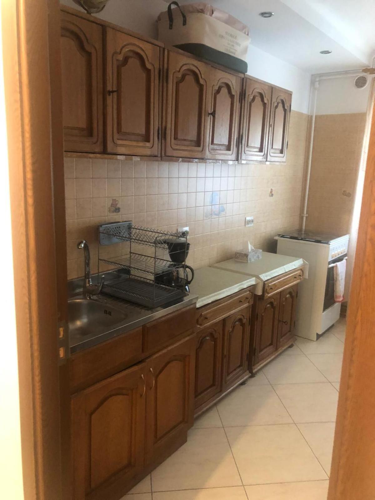 Apartament Cu 3 Camere La Poala Muntilor Fagaras Виктория Экстерьер фото