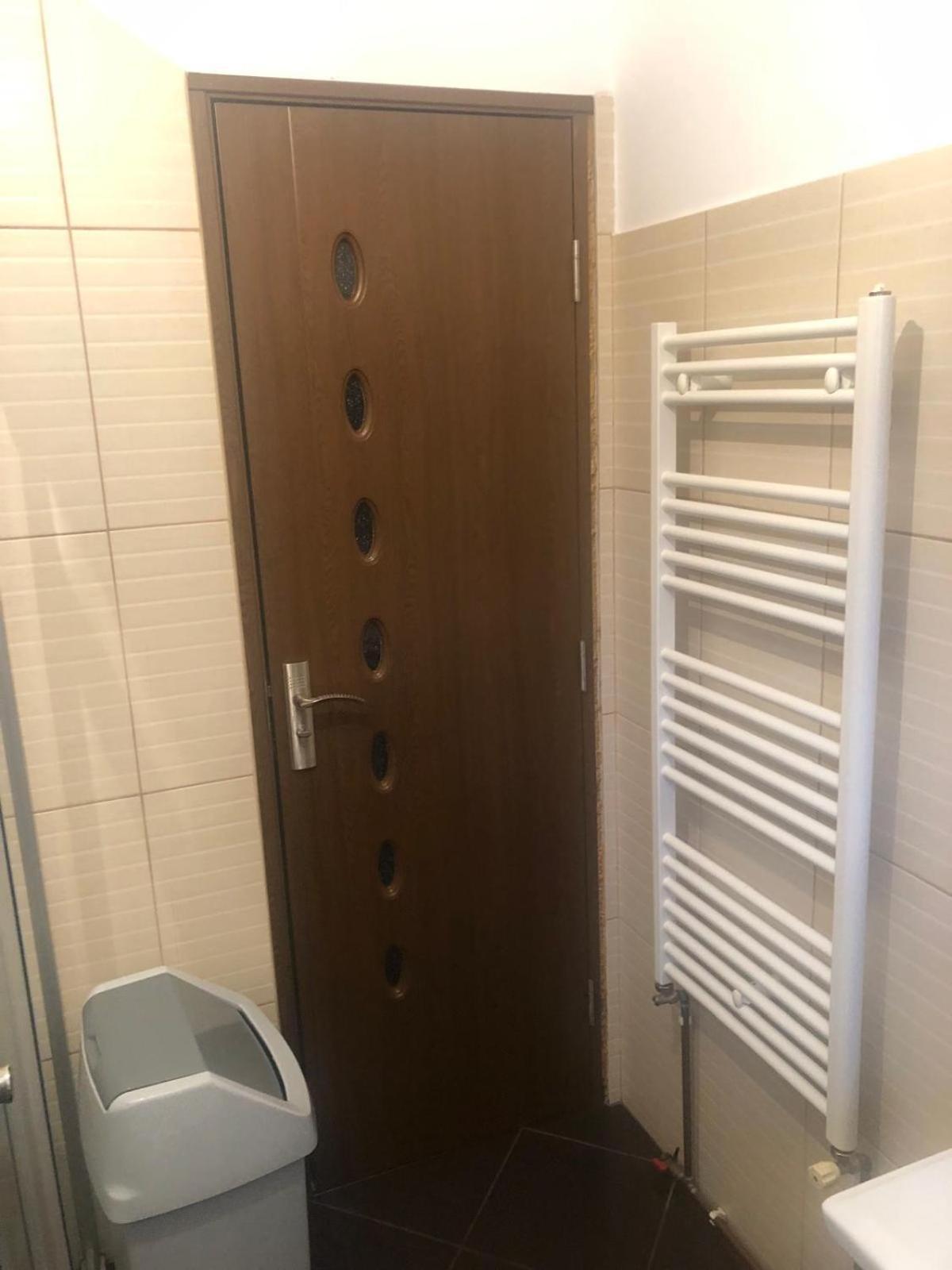 Apartament Cu 3 Camere La Poala Muntilor Fagaras Виктория Экстерьер фото