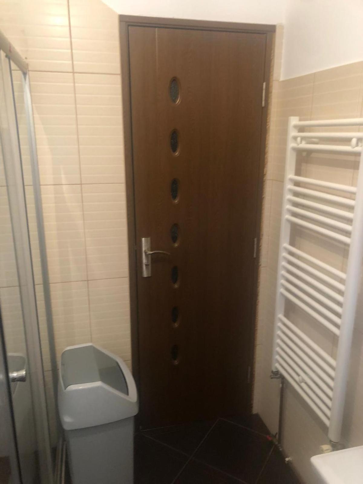 Apartament Cu 3 Camere La Poala Muntilor Fagaras Виктория Экстерьер фото