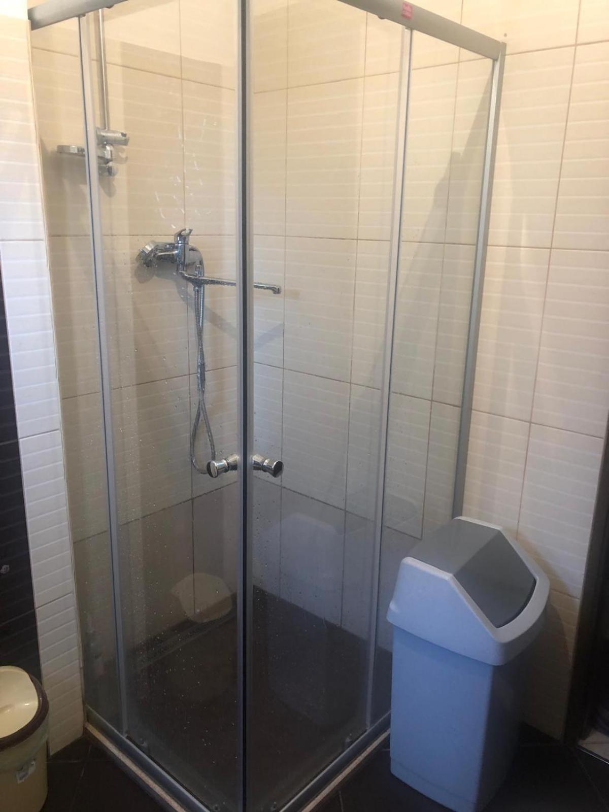 Apartament Cu 3 Camere La Poala Muntilor Fagaras Виктория Экстерьер фото