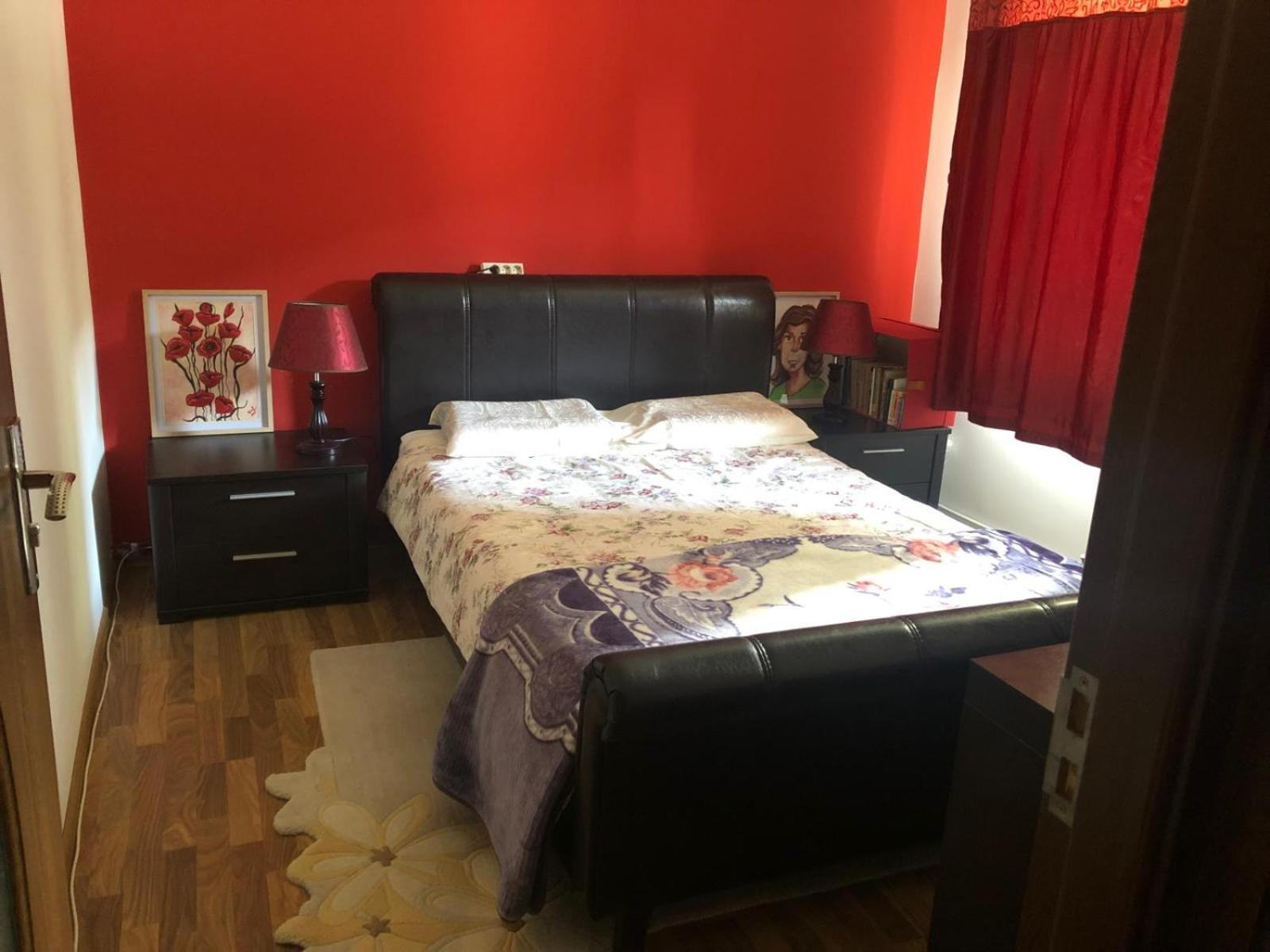 Apartament Cu 3 Camere La Poala Muntilor Fagaras Виктория Экстерьер фото